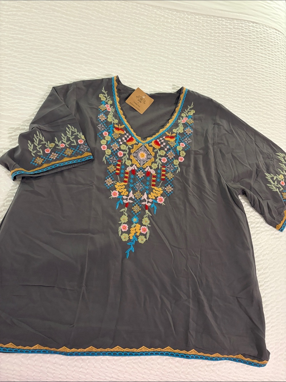 NWT Buddha Stones Gray Embroidered Top V-Neck. Large